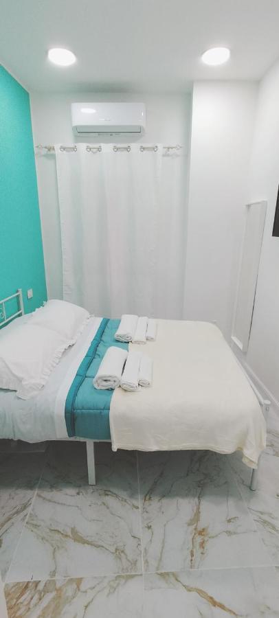Anam E Core Apartment Наполи Екстериор снимка