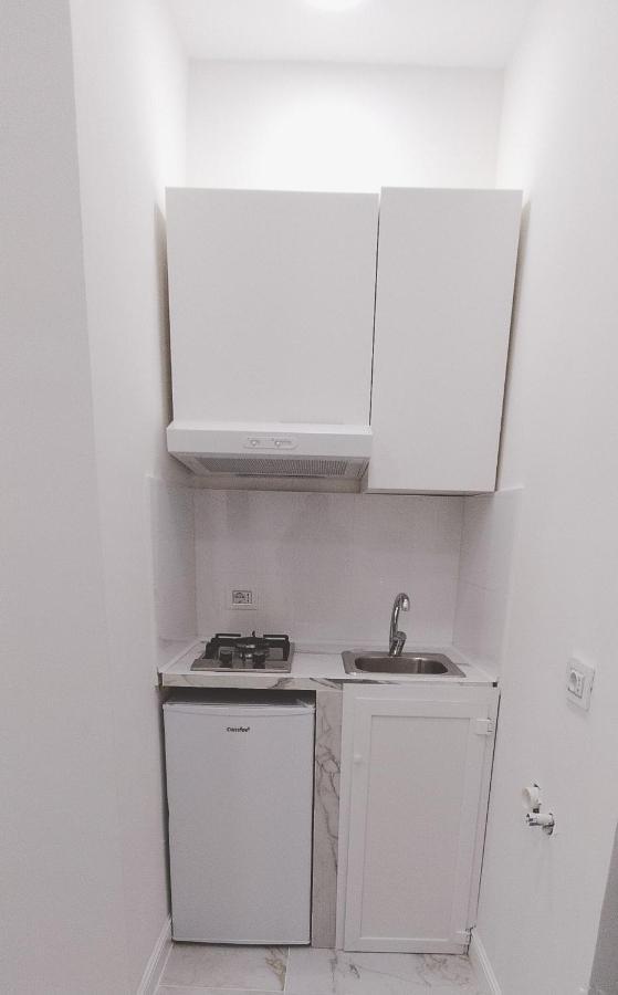 Anam E Core Apartment Наполи Екстериор снимка